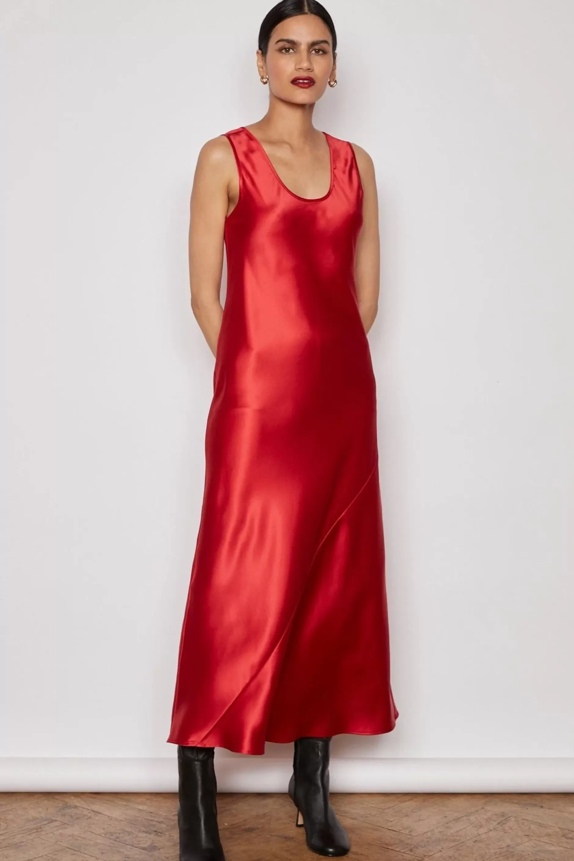 Jovonna London Dresses | The Party Edit^MARIYLN DRESS RED