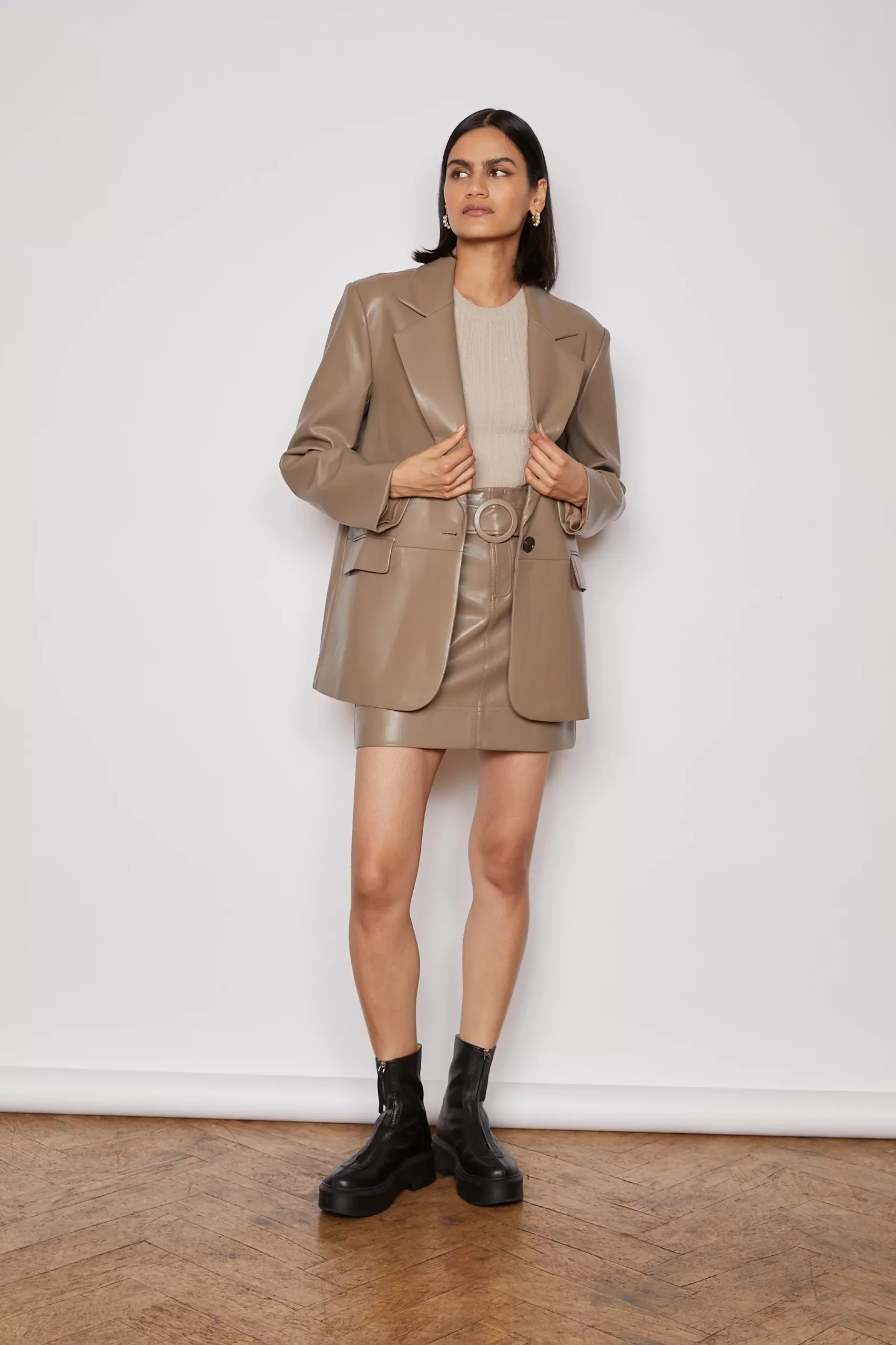 Jovonna London Jackets/coats^NOEL PU JACKET TAUPE